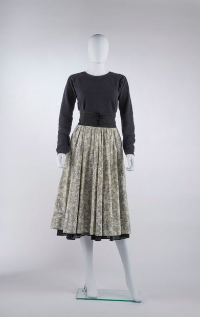  CACHAREL - 1980s/90s 
Ecru and black printed cotton skirt, laced up waist (S38)...