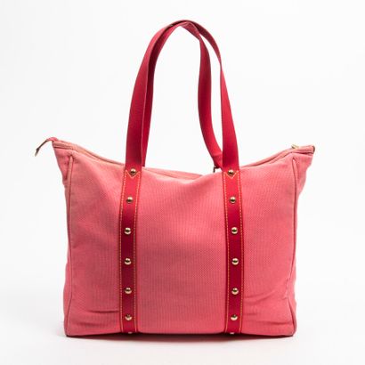  LOUIS VUITTON 
2006 
Limited edition 
Limited edition 
Antigua" GM tote bag 
"Antigua"...
