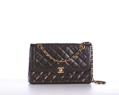 CHANEL vintage 
Brown quilted leather bag...