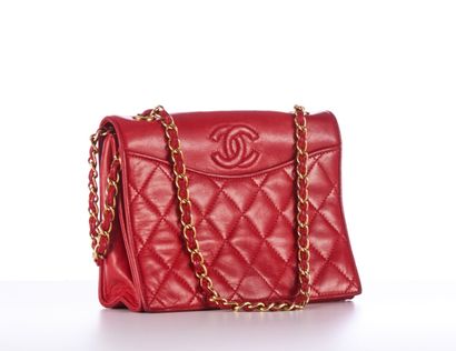 CHANEL vintage 
Red quilted leather bag with...