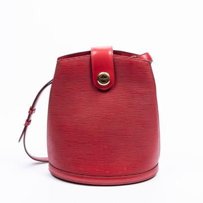  LOUIS VUITTON 
1995 
Sac "Cluny" 
"Cluny" bag 
 
Cuir Epi rouge 
Red Epi leather...