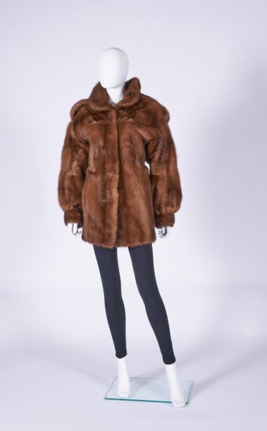 PARIENTE FURS 
7/8 mink coat, shoulder tabs...
