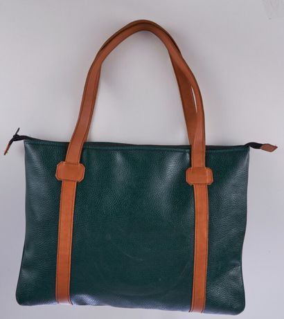  AALLARD DE MEGÈVE 
LARGE CABAS in green grained leather and smooth natural 
55 x...