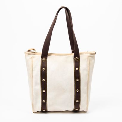  LOUIS VUITTON 
2005 
Antigua" MM tote bag 
"Antigua" MM tote 
 
Ivory canvas, natural...