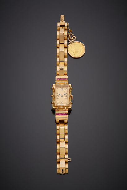  Rectangular ladies' watch bracelet in yellow gold (750‰) domed and geometric. Attachments...