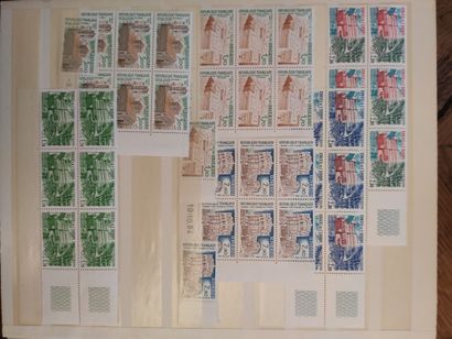  Classeur contenant des timbres préoblitérés, des timbres-taxe, des timbres d'Alsace-Lorraine...