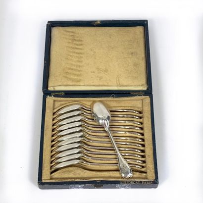  PUIFORCAT. Série de 12 petites cuillères en argent uni (950 millièmes) , les spatules...
