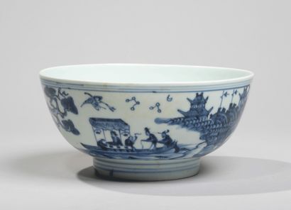 VIETNAM, Hue - XIXe siècle - Bol en porcelaine...