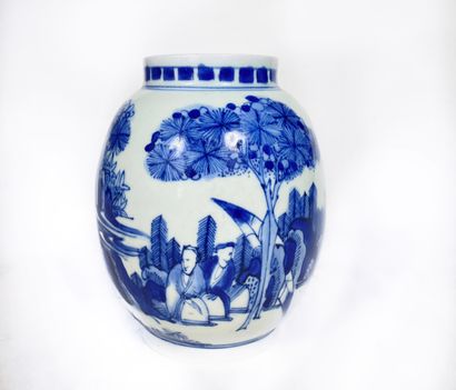 Small pot with decoration in blue under glaze...