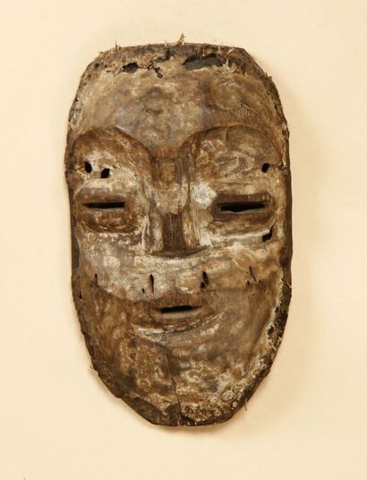 Zandé mask, white coloring, ; 29 cm