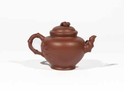 Small stoneware teapot of yixing, handles,...