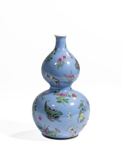 Double gourd vase in lavender blue porcelain,...