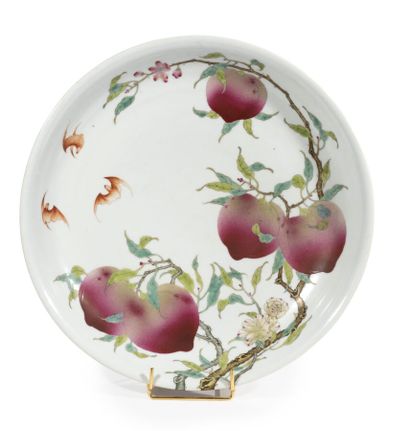 Large dish decorated with peaches of longevity...