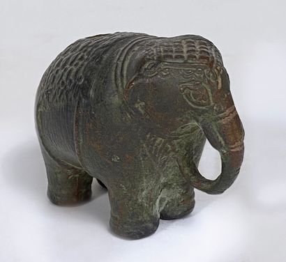 Small bronze statuette representing an elephant....