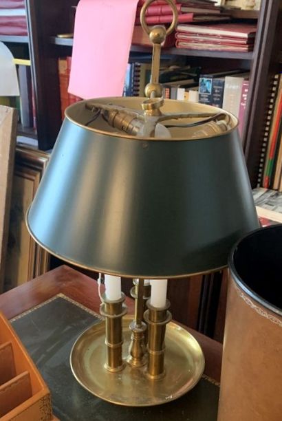 Lamp bouillotte in brass with three lights...