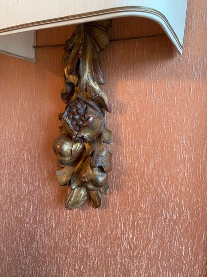 Wall lamp in gilded wood with leaves. Height...