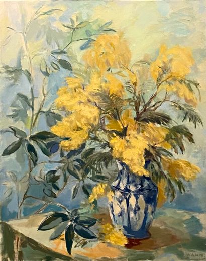  Fleurs jaune dans un vase 
Huile sur toile, signée en bas à droite 
81 x 65 cm