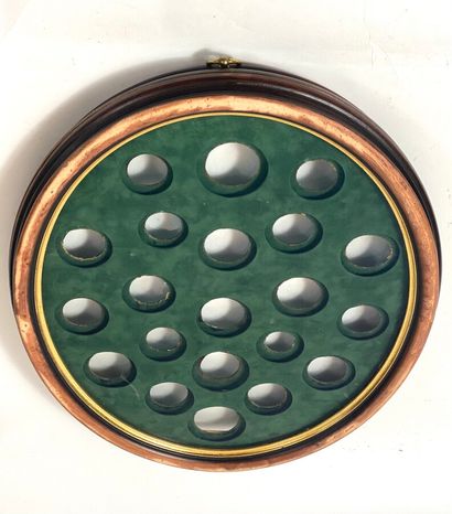 Cadre porte-médailles 
54 x 44 cm