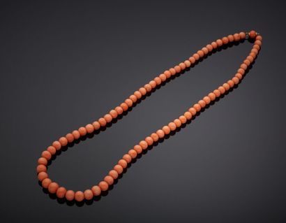 NECKLACE composed of a row of falling coral...