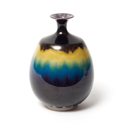 Vase en céramique de style Kutani de forme...