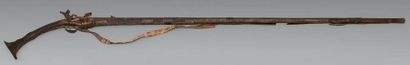 null Two North African rifles called Moukalahs.
A gun signed "PEDRETTI".
E.M. 19th...
