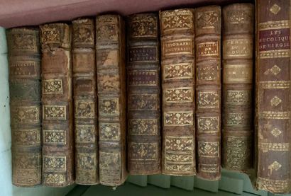 null Ensemble de volumes reliés du XVIIIème siècle, notamment sur l'Histoire.