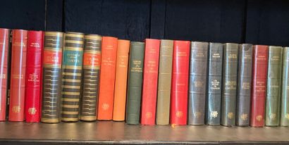 null Set of modern bound volumes mainly on History.