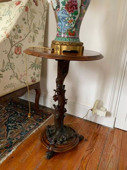 Small pedestal table, the top in burr-walnut,...