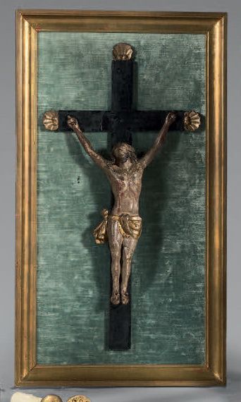 null Christ en bois sculpté, peint, patiné et doré.
Fin du XVIIe siècle.
Monté sur...