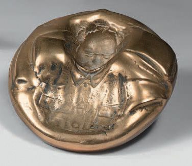 CÉSAR (1921-1998) : MAO.
Bronze. Signé, numéroté «008/180».
H. : 5 cm. Diam. : 22,5...