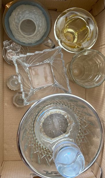 null Mannette of glasses and crystals: vases; carafe; cups; various.