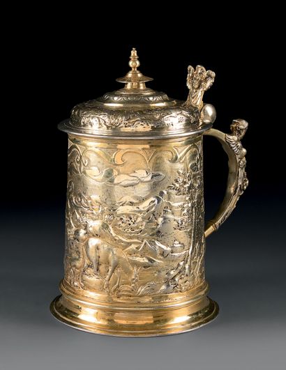 null Covered mug in vermeil, of cylindrical form, with decoration of hunting scene,...