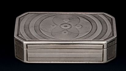 null Rectangular silver snuffbox, with sides; the lid and the reverse side decorated...