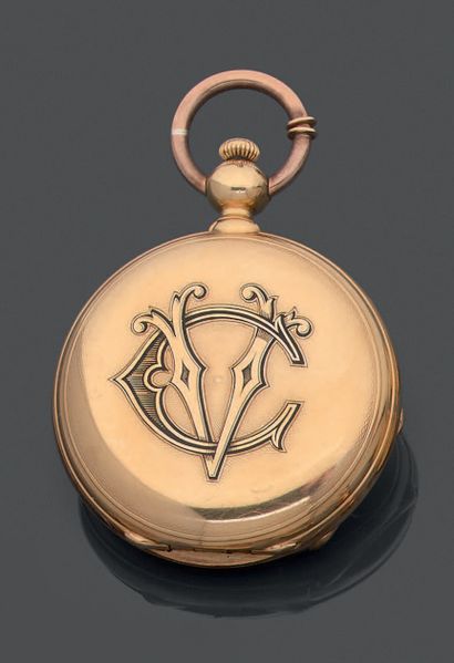 null Pocket watch in 18K (750) yellow gold, the double case guilloché, the number...