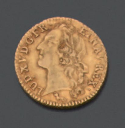 null FRANCE. XVIIIth century. Yellow gold coin with the profile of Louis XV : Louis...