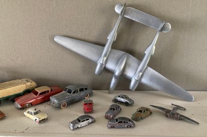 null Petit ensemble de véhicules miniatures, dont Dinky Toys (sans boîtes, écaillures),...