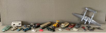 null Petit ensemble de véhicules miniatures, dont Dinky Toys (sans boîtes, écaillures),...