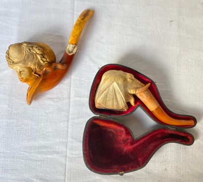 null Pipe, the furnace in foam representing a head of elephant, the pipe in amber....