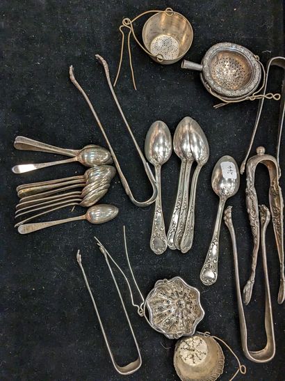 null Set in silver plated metal, including: twelve mocha spoons, five small spoons...
