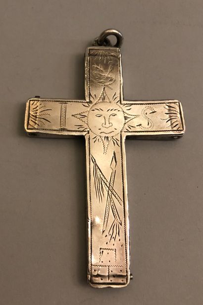 null Croix reliquaire en argent (925), à décor des instruments de la Passion entourant...