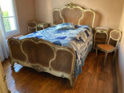 null Bedroom in cream lacquered wood with patina, decorated with cartouches, scrolls,...