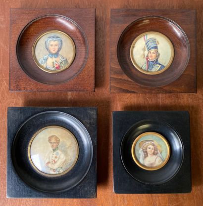 null Ensemble de quatre miniatures de forme ronde, dans le style du XVIIIe et du...