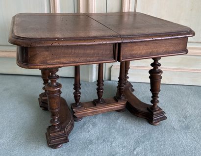 null Children's table in walnut. The tray with rounded corners, the base with balusters...