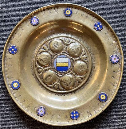 null Brass quest dish, the umbilicus decorated with a shield surrounded by a frieze...