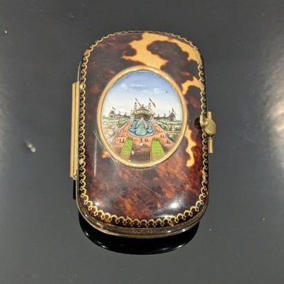 null Small tortoiseshell or tortoiseshell-like purse, the lid decorated with a miniature...