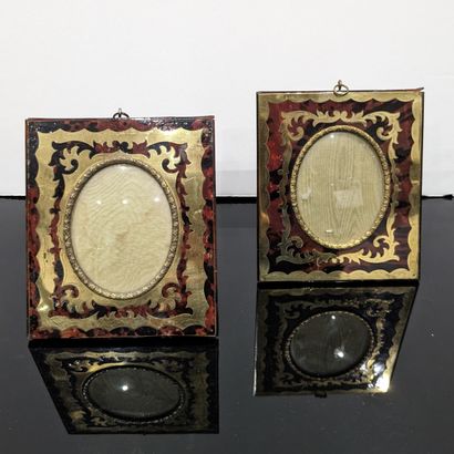null Christian Dior Maison. Two small photo frames to be placed or hung, oval view,...