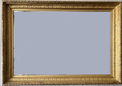 null Large stuccoed and gilded wood frame decorated with friezes of palmettes, pearls,...