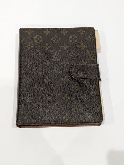 null Louis VUITTON. Diary cover in Monogram® canvas. 24 x 18 cm. Condition of us...