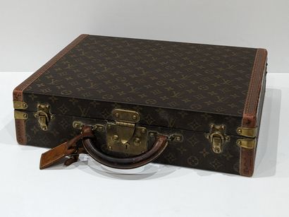 null Louis VUITTON. Attaché case in Monogram® canvas and havana leather. Numbered...
