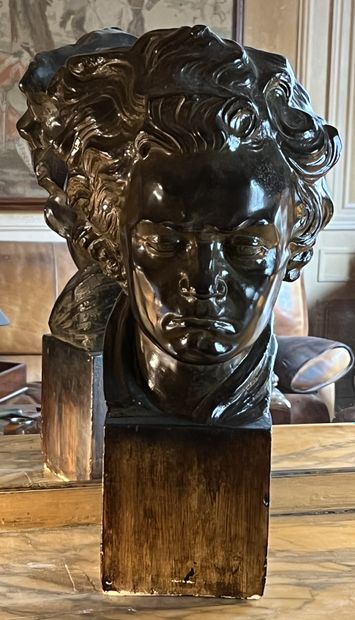 null Bust of Beethoven in plaster with a bronze imitation patina. H. 49 cm.